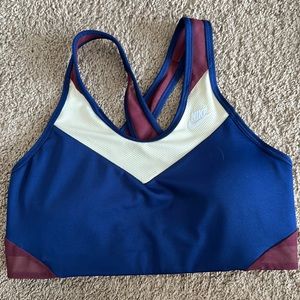 Nike M sports bra
